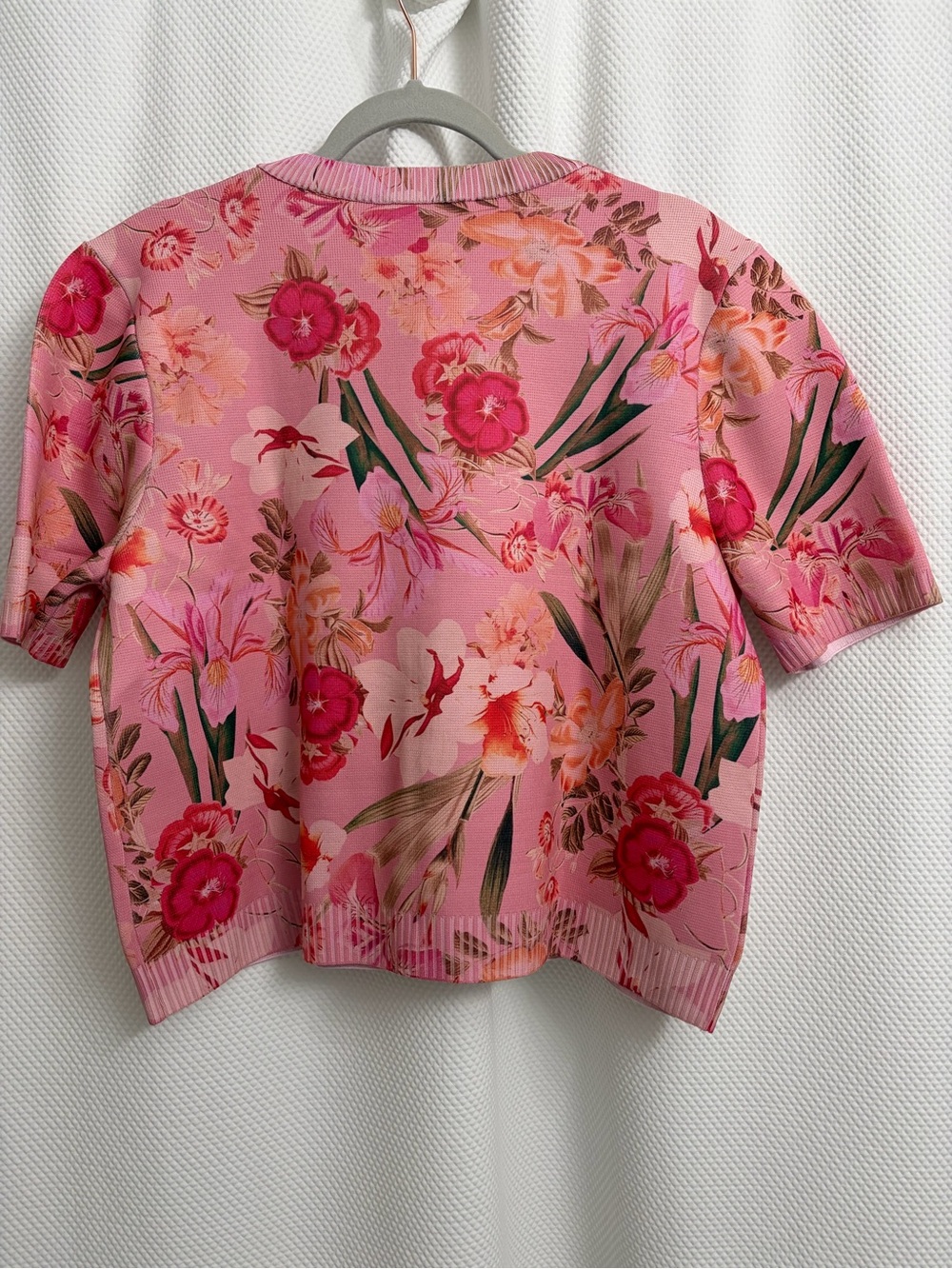 Floral Pink Short Sleeve Cardigan with Gold Button Detail/ Size XL - Picture 4 of 8